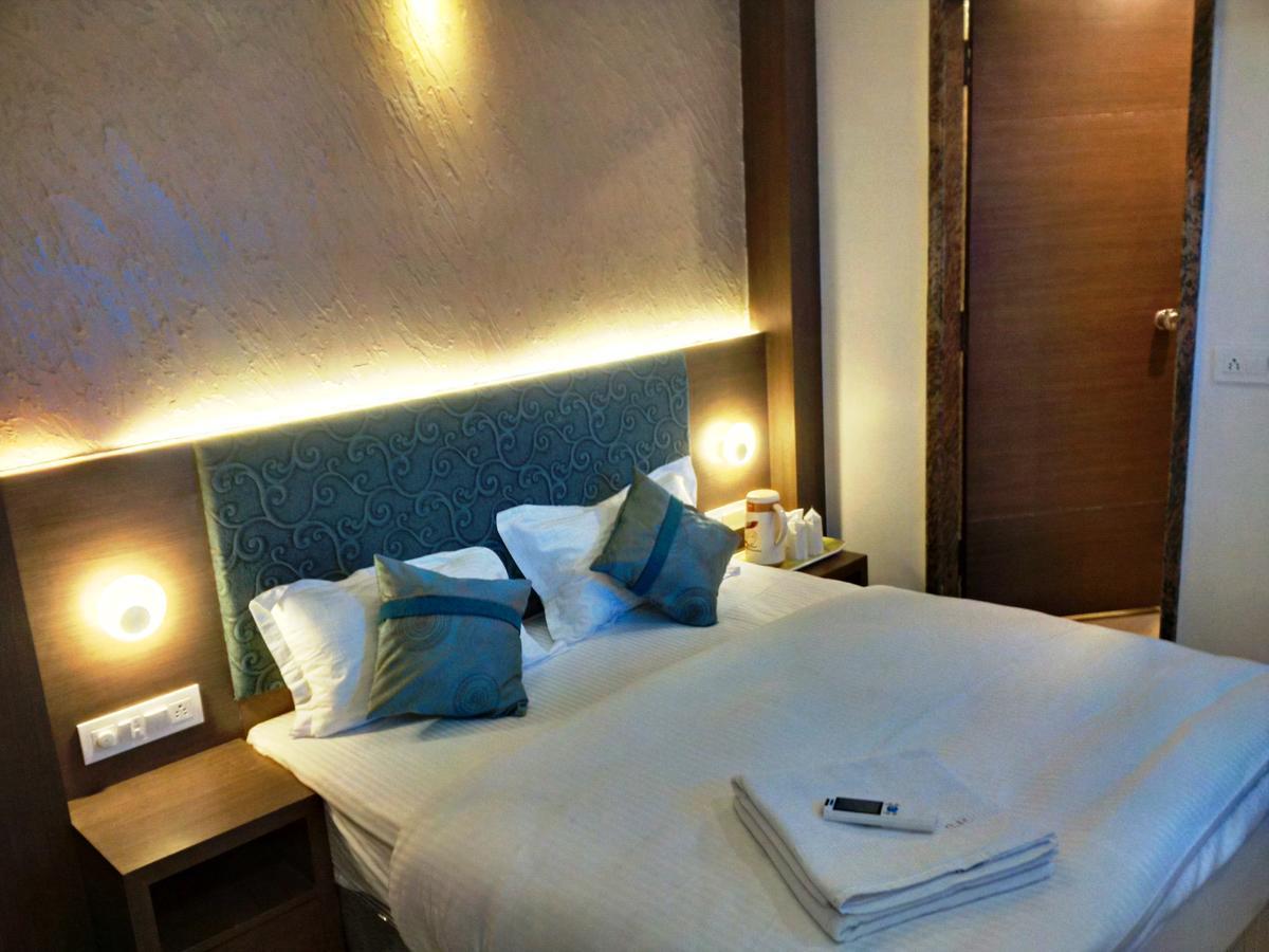 Hotel Chandragupta Ujjain Extérieur photo