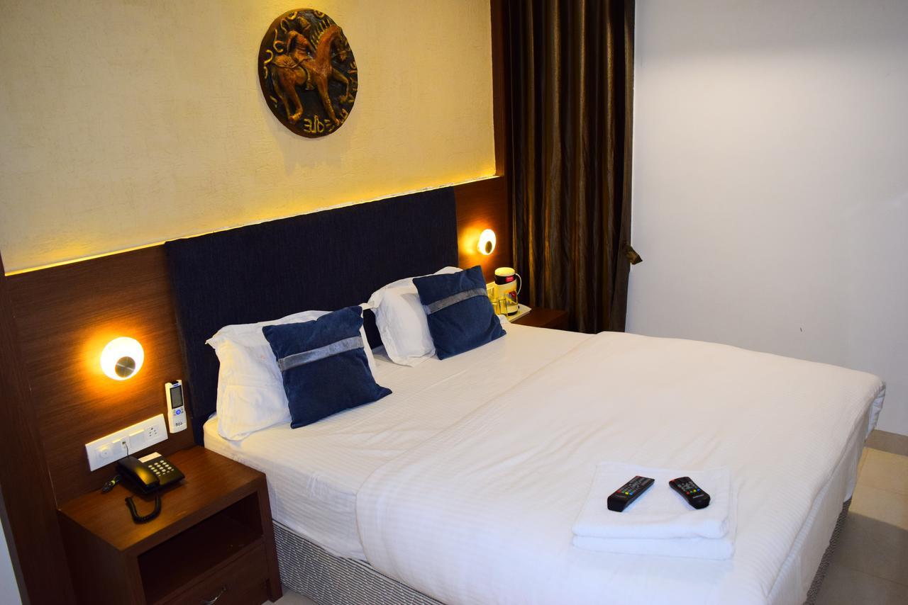 Hotel Chandragupta Ujjain Extérieur photo