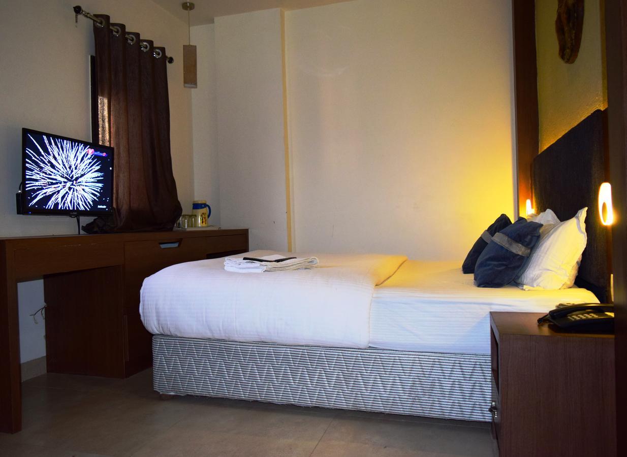 Hotel Chandragupta Ujjain Extérieur photo