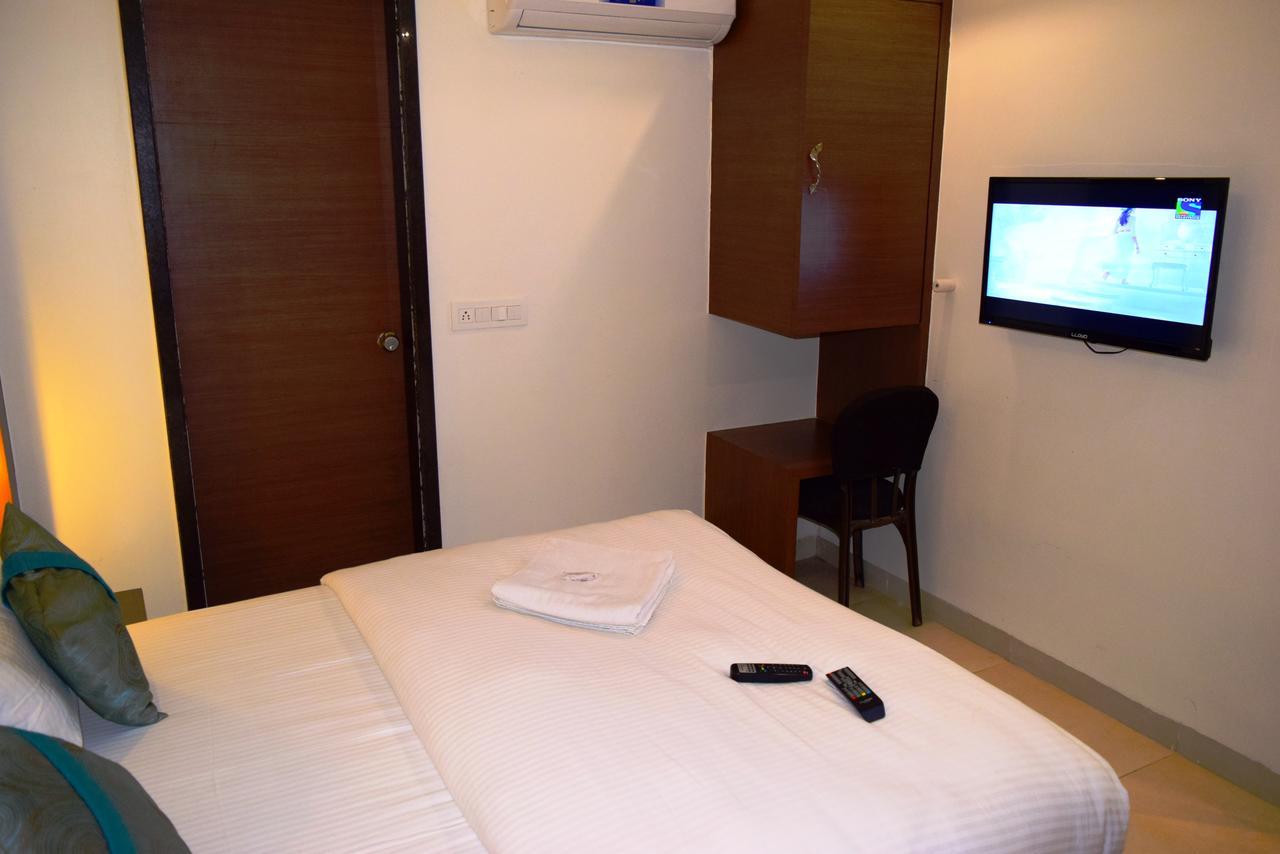 Hotel Chandragupta Ujjain Extérieur photo