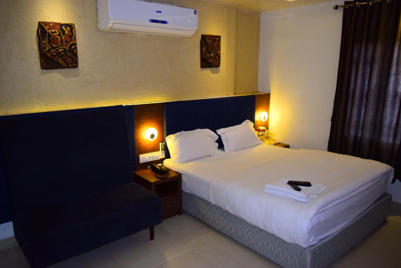 Hotel Chandragupta Ujjain Extérieur photo