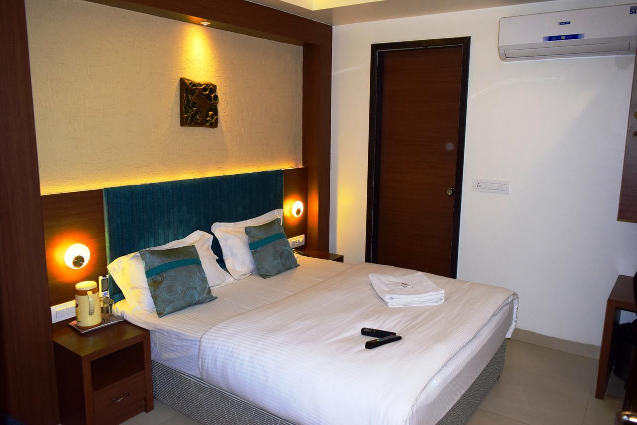 Hotel Chandragupta Ujjain Extérieur photo