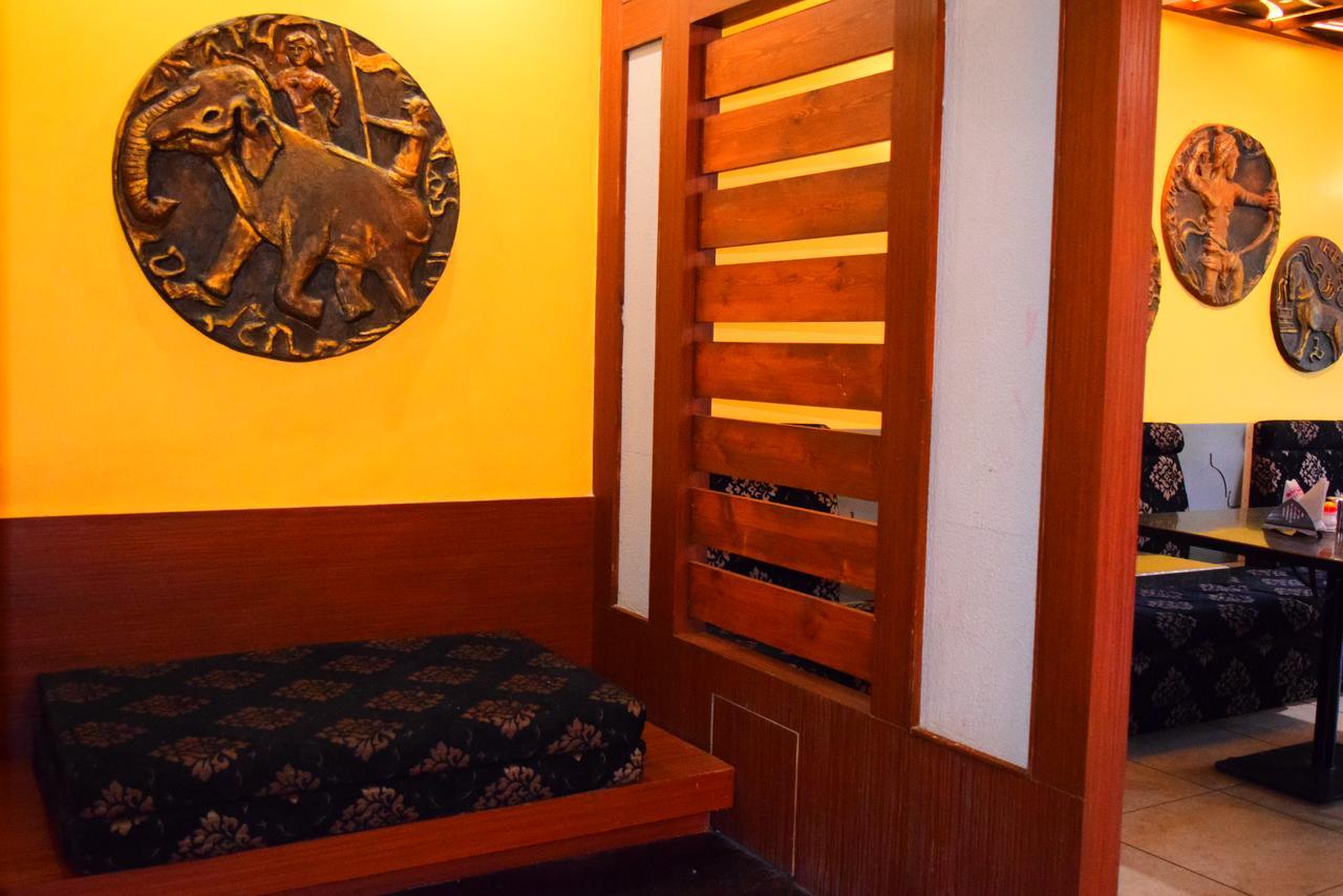 Hotel Chandragupta Ujjain Extérieur photo
